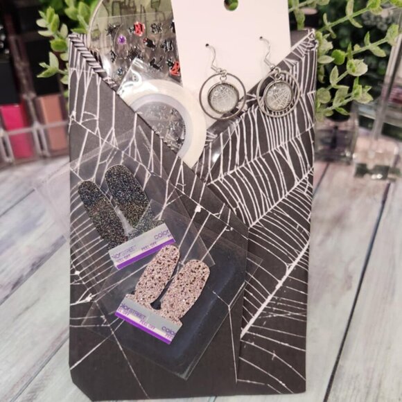 Blind Date with a Mani Bundle - Picture 5 of 13